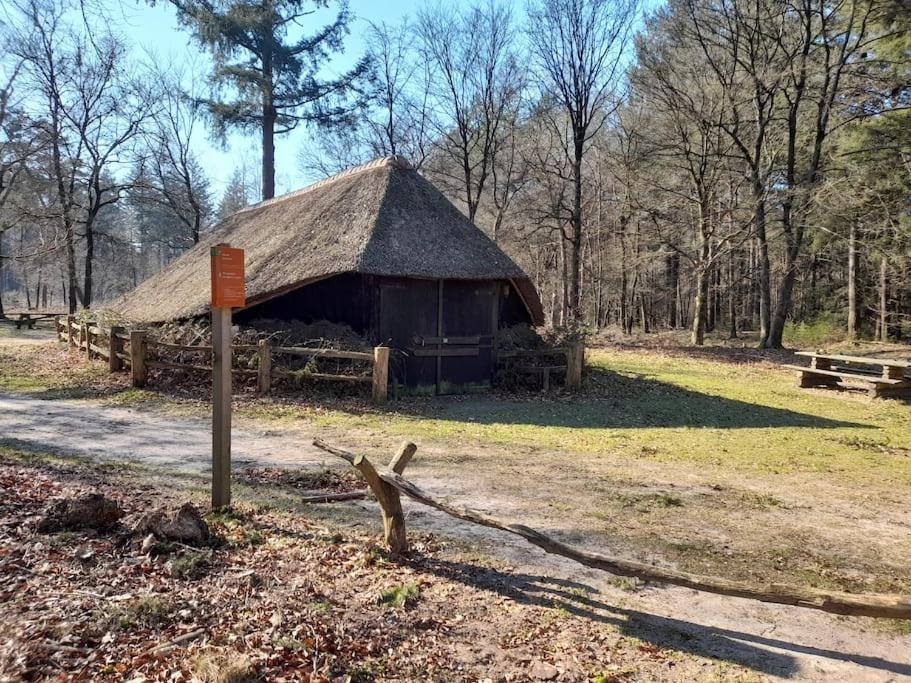 Gezellig Ingerichte Blokhut Op Een Rustig Park! พุทเทิน ภายนอก รูปภาพ